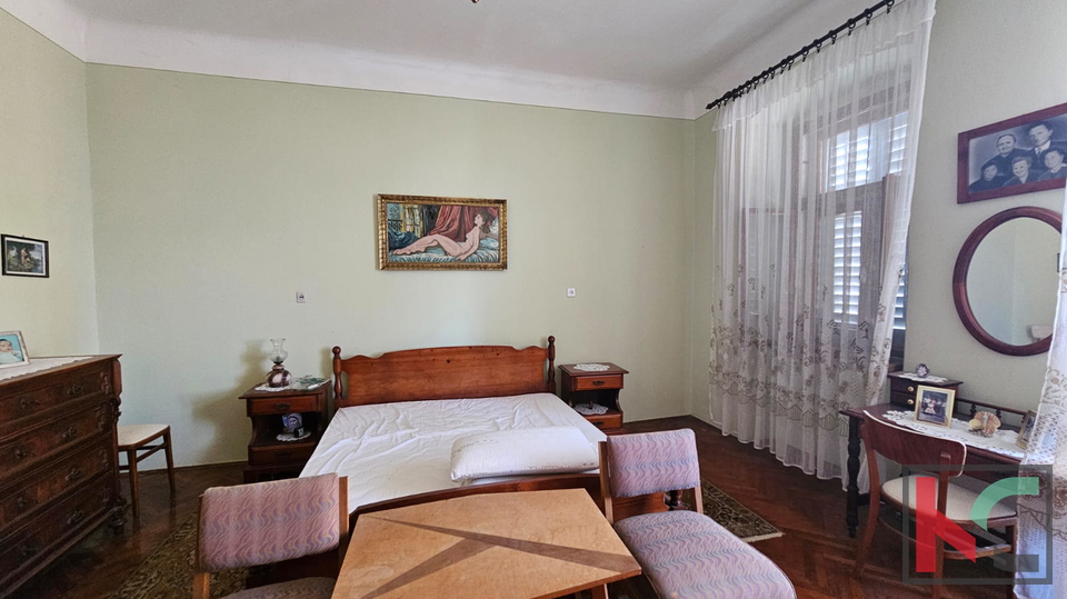 ISTRA&comma; PULA&comma; VERUDA&comma; STAN 127M2&comma; 4 SOBE&comma;  AUSTROUGARSKA GRADNJA&comma; &num;PRODAJA