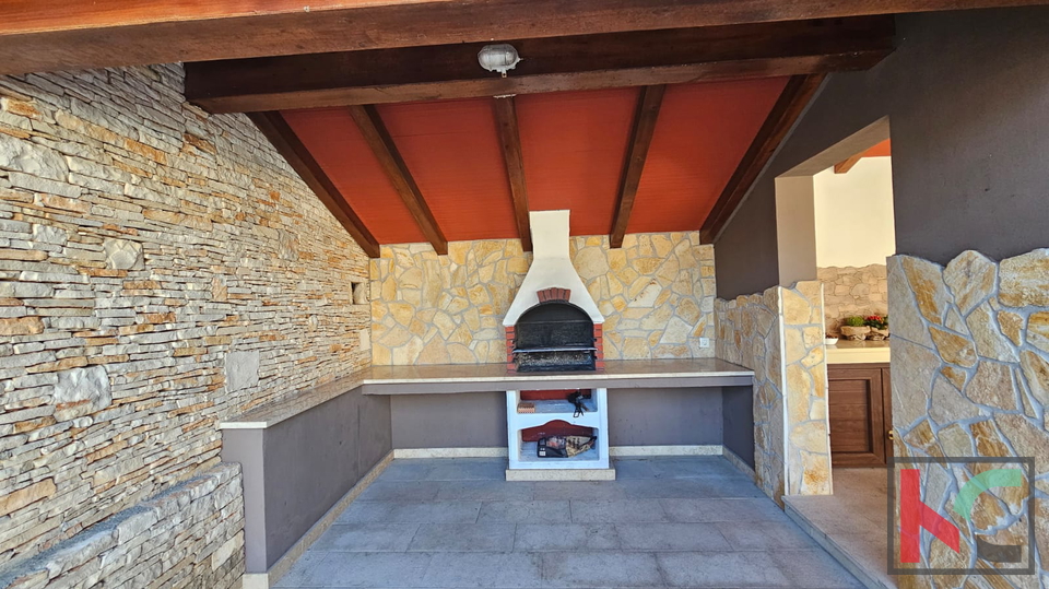 ISTRA, PREMANTURA, PREKRASNA KUĆA SA BAZENOM – MIR, PRIRODA I BLIZINA MORA, #PRODAJA