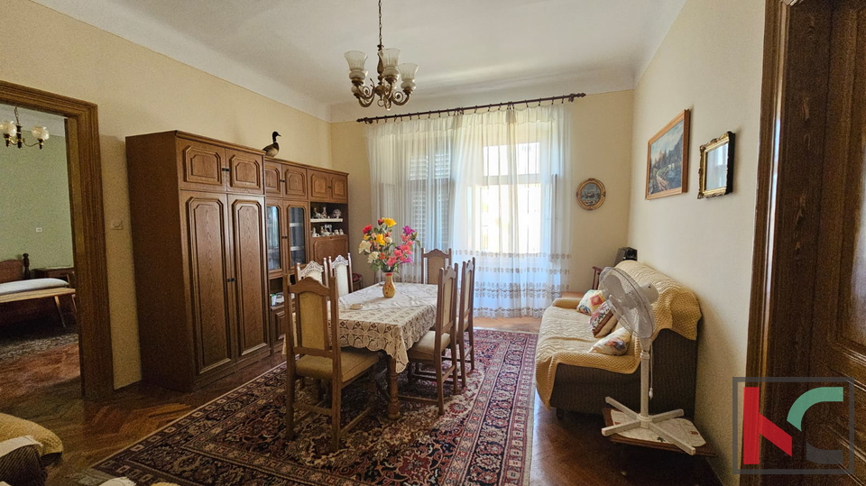 ISTRA&comma; PULA&comma; VERUDA&comma; STAN 127M2&comma; 4 SOBE&comma;  AUSTROUGARSKA GRADNJA&comma; &num;PRODAJA