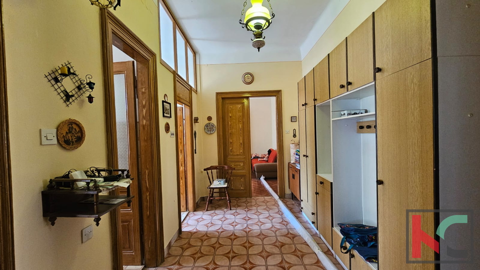 ISTRA&comma; PULA&comma; VERUDA&comma; STAN 127M2&comma; 4 SOBE&comma;  AUSTROUGARSKA GRADNJA&comma; &num;PRODAJA