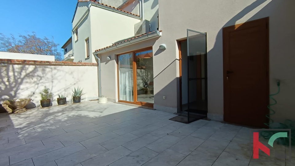 ISTRA&comma; BARBAN - OBNOVLJENA KU&Cacute;A U STAROGRADSKOJ JEZGRI&comma; &num;PRODAJA