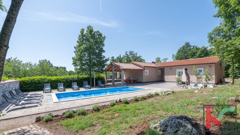 ISTRA, LABIN - KUĆA NA IMANJU OD 9400 m2, #PRODAJA