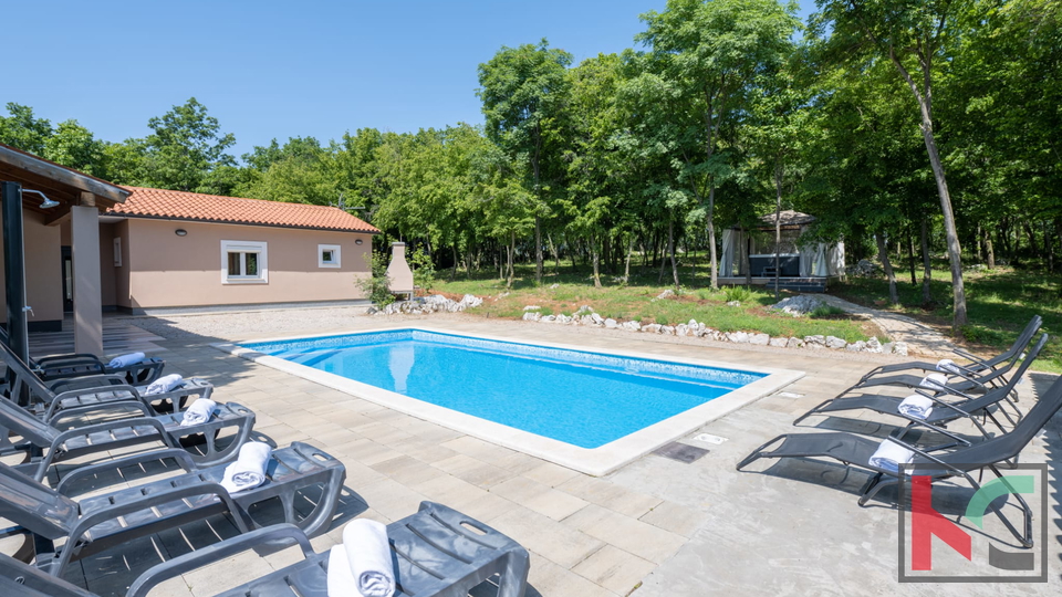 ISTRA, LABIN - KUĆA NA IMANJU OD 9400 m2, #PRODAJA