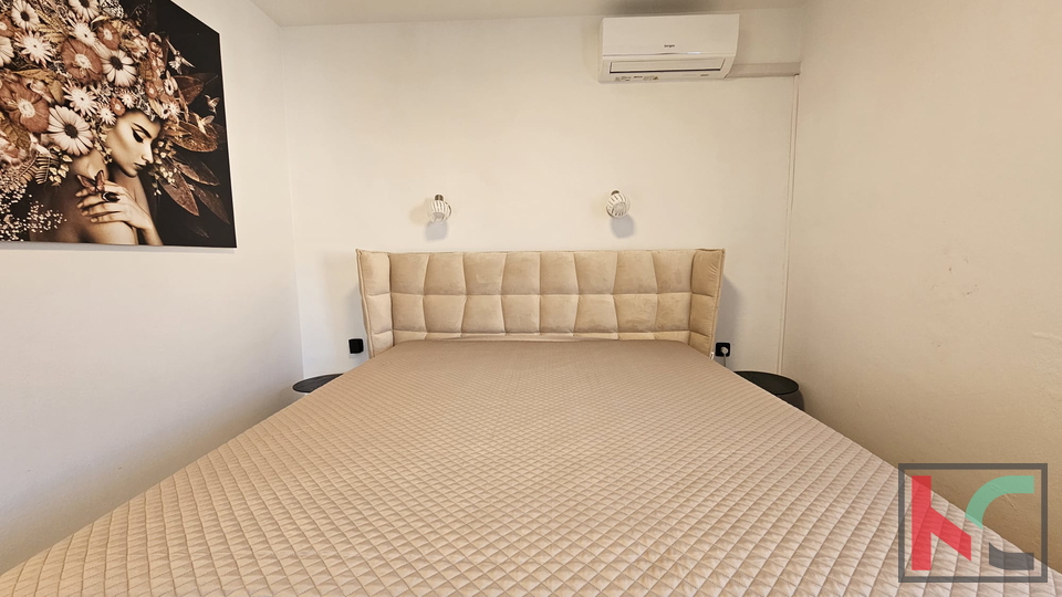 ISTRA&comma; MEDULIN&comma; KU&Cacute;A SA DVA STANA I DVORI&Scaron;TEM U CENTRU&comma; &num;PRODAJA