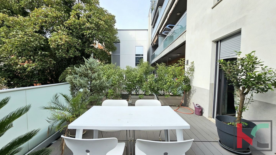 PULA&comma; LUKSUZAN STAN U CENTRU GRADA&comma; GARA&Zcaron;A&comma; LIFT&comma;  &num;PRODAJA