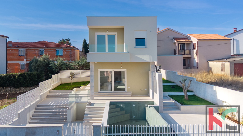 ISTRA&comma; LI&Zcaron;NJAN MODERNA KU&Cacute;A&comma; POGLED MORE&comma; &num;PRODAJA