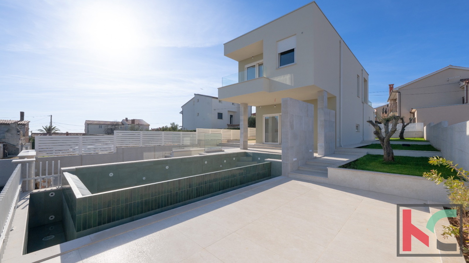 ISTRA&comma; LI&Zcaron;NJAN MODERNA KU&Cacute;A&comma; POGLED MORE&comma; &num;PRODAJA