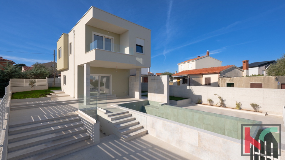 ISTRA&comma; LI&Zcaron;NJAN MODERNA KU&Cacute;A&comma; POGLED MORE&comma; &num;PRODAJA