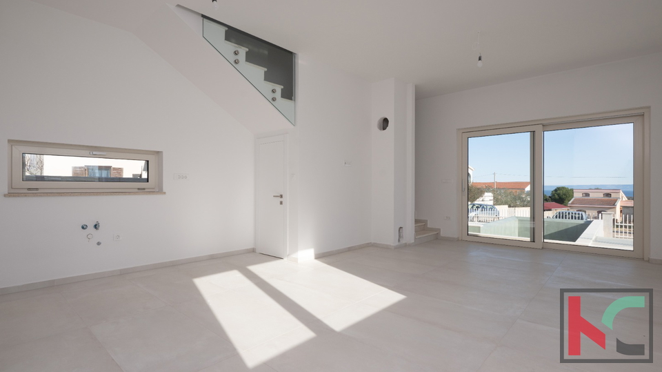 ISTRA&comma; LI&Zcaron;NJAN MODERNA KU&Cacute;A&comma; POGLED MORE&comma; &num;PRODAJA