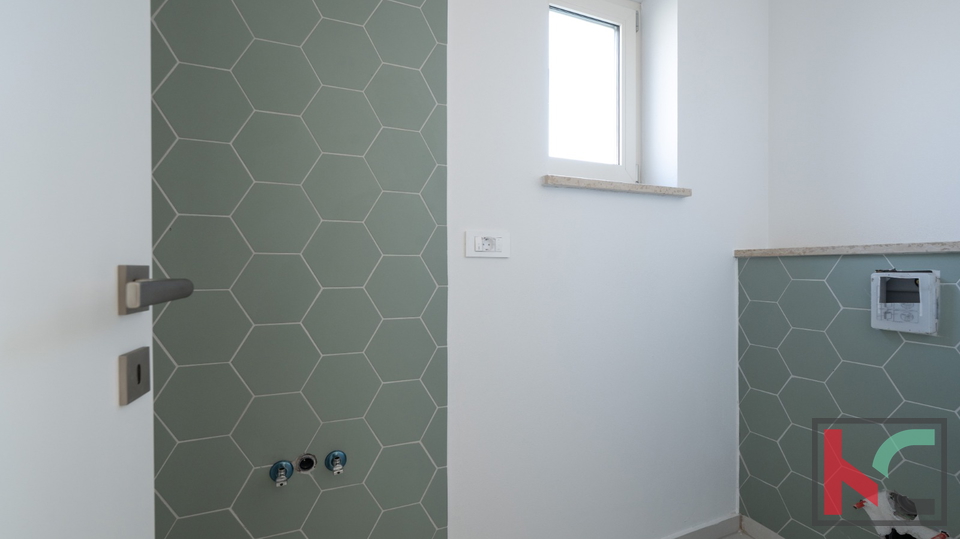 ISTRA&comma; LI&Zcaron;NJAN MODERNA KU&Cacute;A&comma; POGLED MORE&comma; &num;PRODAJA