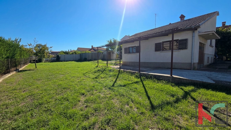 PULA&comma; PRIZEMNICA 155 m2 NA ZEMLJI&Scaron;TU OD 879 m2&comma; &num;PRODAJA