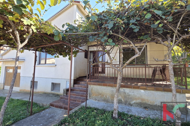 PULA, PRIZEMNICA 155 m2 NA ZEMLJIŠTU OD 879 m2, #PRODAJA
