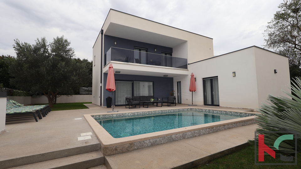 LIŽNJAN, ŠIŠAN, KUĆA 145 m2 SA BAZENOM #PRODAJA