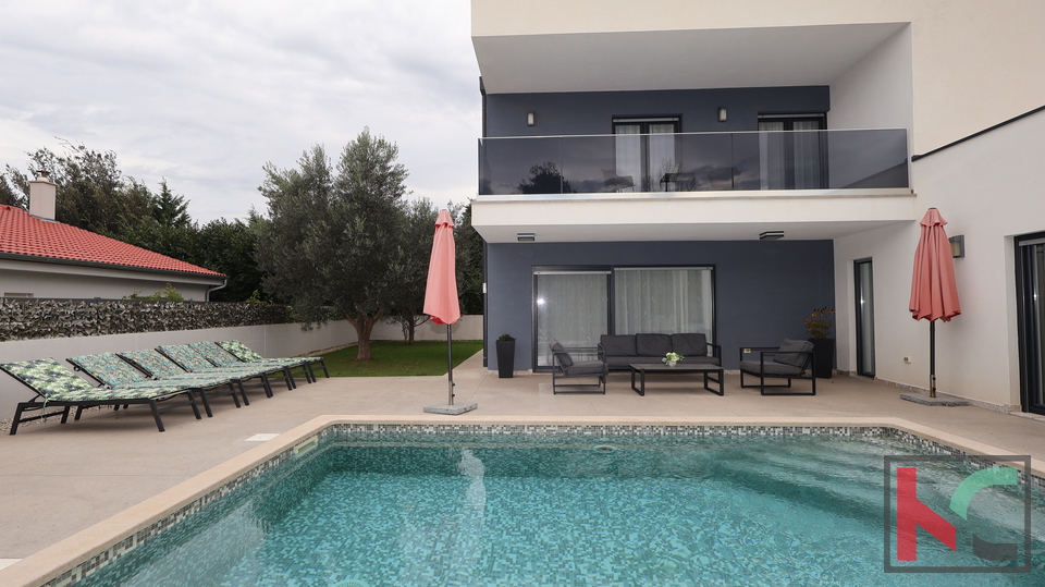 LIŽNJAN, ŠIŠAN, KUĆA 145 m2 SA BAZENOM #PRODAJA