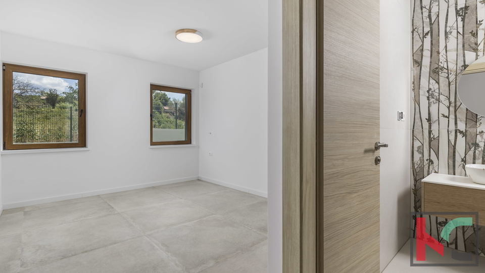 LUKSUZNA VILA&comma; 200m2&comma;TINJAN&comma; &num;NAJAM