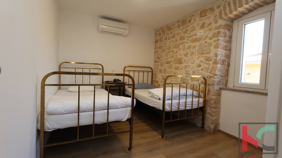 ISTRA&comma; BARBAN - OBNOVLJENA KU&Cacute;A U STAROGRADSKOJ JEZGRI&comma; &num;PRODAJA