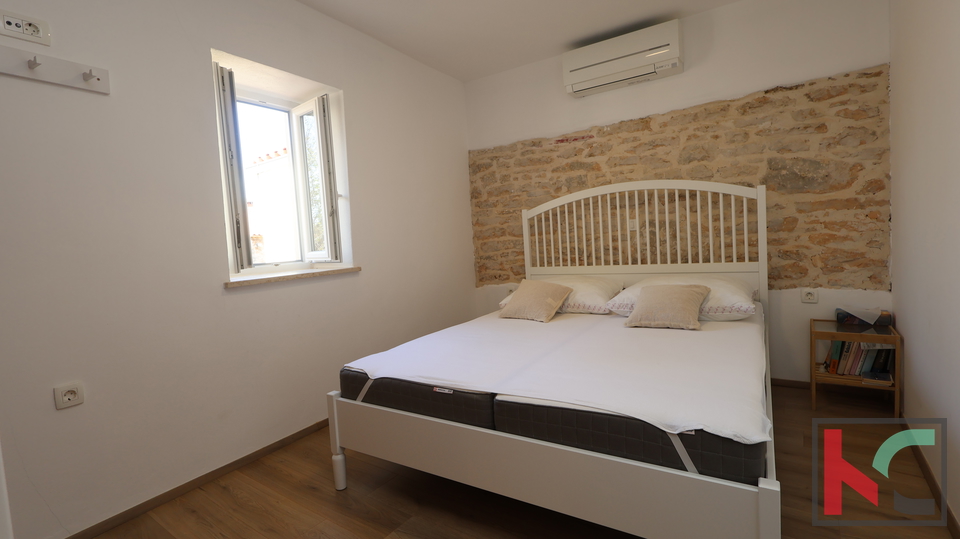 ISTRA&comma; BARBAN - OBNOVLJENA KU&Cacute;A U STAROGRADSKOJ JEZGRI&comma; &num;PRODAJA