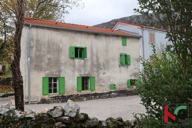 LANIŠĆE, KAMENA KUĆA SA DVORIŠTEM #PRODAJA