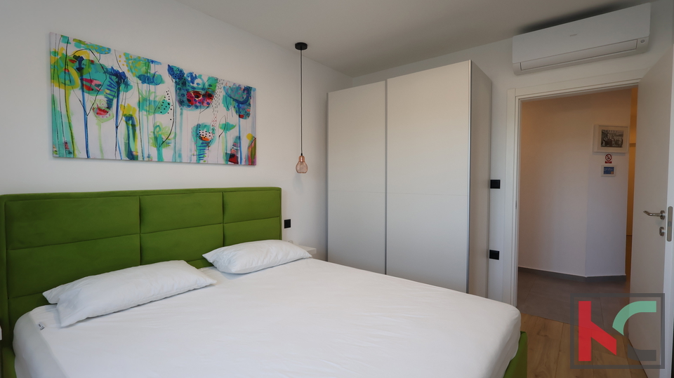 ISTRA&comma; BARBAN&comma; KU&Cacute;A SA TRI SPAVA&Cacute;E SOBE I BAZENOM &num;PRODAJA