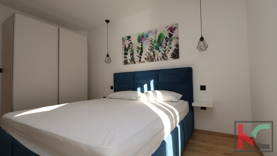 ISTRA&comma; BARBAN&comma; KU&Cacute;A SA TRI SPAVA&Cacute;E SOBE I BAZENOM &num;PRODAJA