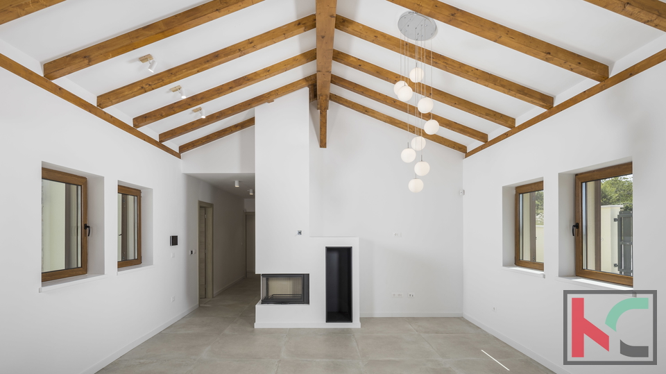 LUKSUZNA VILA, 200m2,TINJAN, #PRODAJA