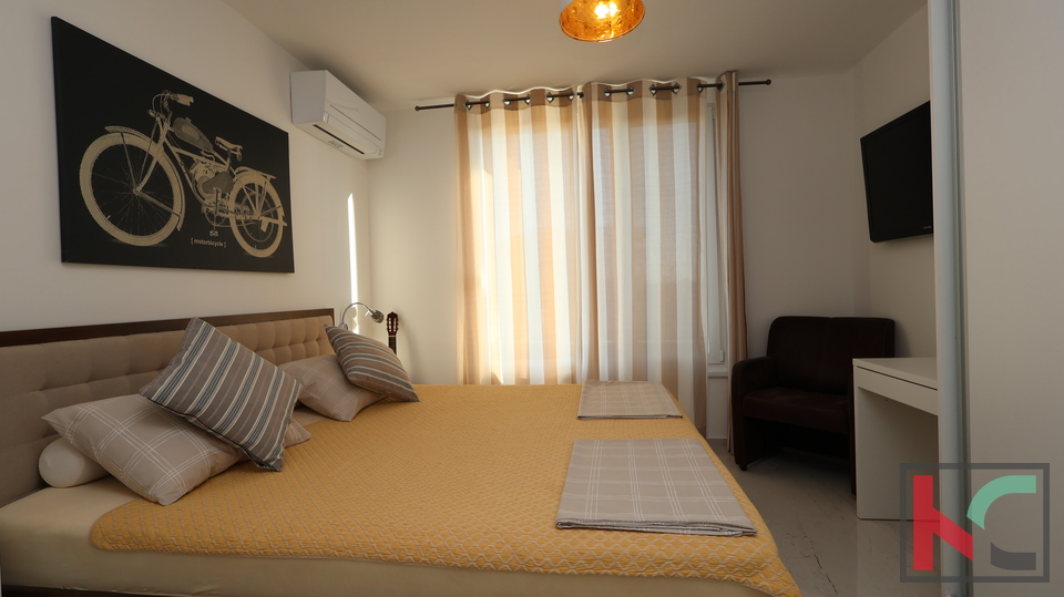 MEDULIN&comma; LUKSUZNA VILA SA OTVORENIM  POGLEDOM NA MORE I PADAJU&Cacute;IM BAZENOM &num;PRODAJA