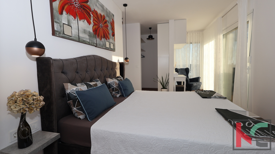 MEDULIN&comma; LUKSUZNA VILA SA OTVORENIM  POGLEDOM NA MORE I PADAJU&Cacute;IM BAZENOM &num;PRODAJA