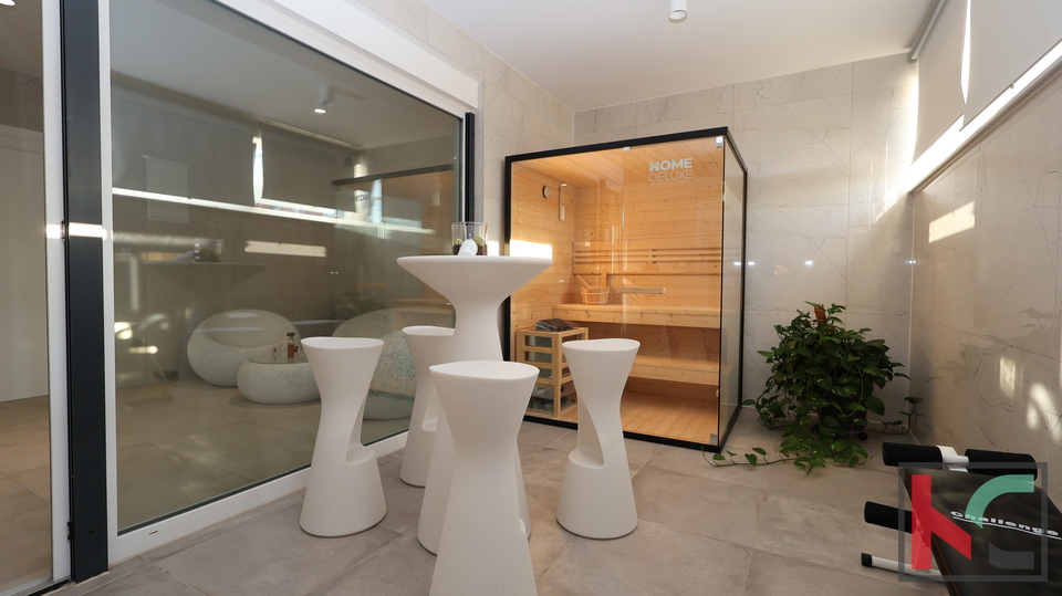 MEDULIN&comma; LUKSUZNA VILA SA OTVORENIM  POGLEDOM NA MORE I PADAJU&Cacute;IM BAZENOM &num;PRODAJA