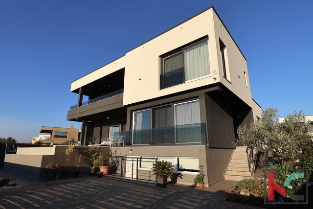 House, 240 m2, For Sale, Medulin