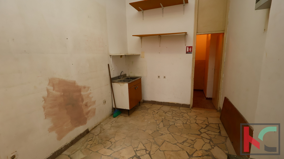 Pisarne&comma; 87 m2&comma; Prodaja&comma; Pula - Veruda