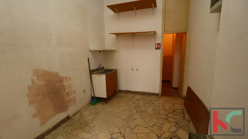 Pisarne&comma; 87 m2&comma; Prodaja&comma; Pula - Veruda