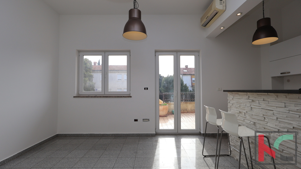 PULA&comma; JEDNOSOBAN STAN U NOVIJOJ ZGRADI &num;PRODAJA