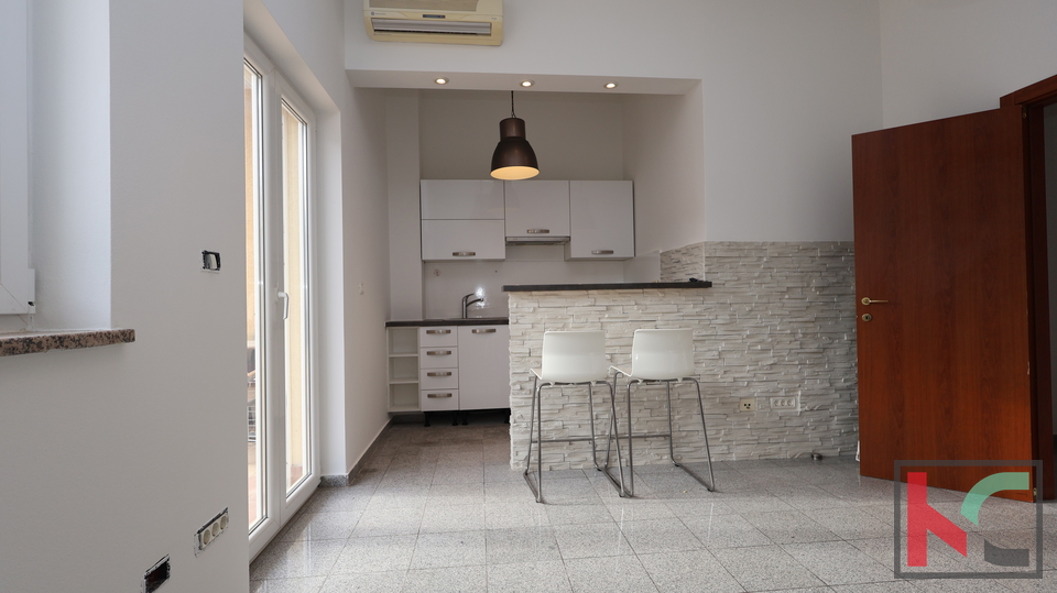 PULA&comma; JEDNOSOBAN STAN U NOVIJOJ ZGRADI &num;PRODAJA