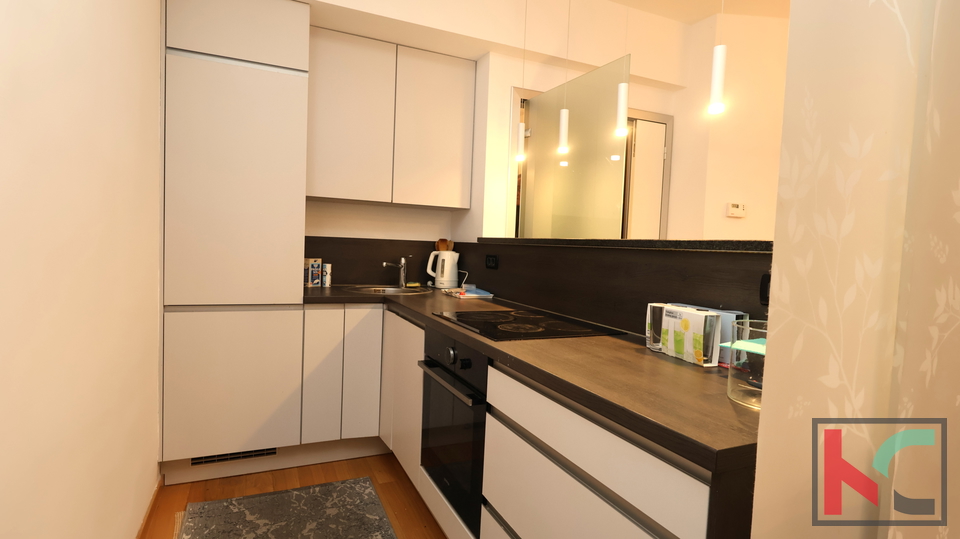 PULA&comma; LUKSUZAN STAN U CENTRU GRADA&comma; GARA&Zcaron;A&comma; LIFT&comma;  &num;PRODAJA