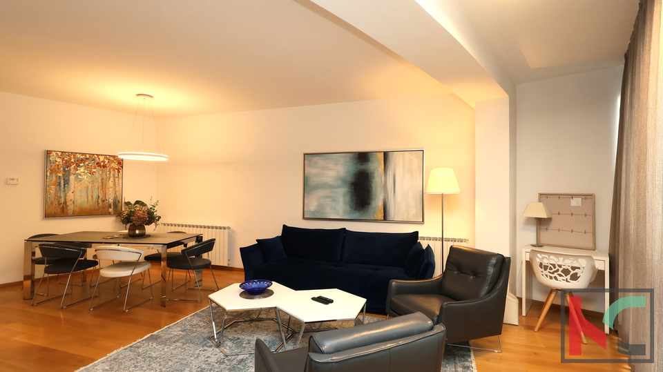 PULA&comma; LUKSUZAN STAN U CENTRU GRADA&comma; GARA&Zcaron;A&comma; LIFT&comma;  &num;PRODAJA