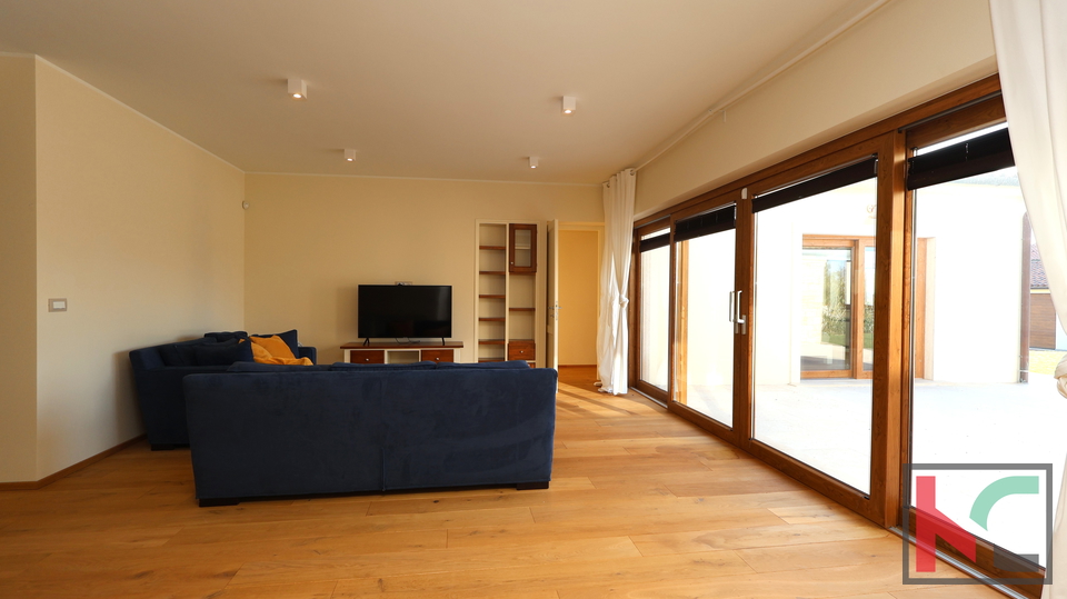 VILA S POGLEDOM NA BRIJUNE I VELIKOM OKU&Cacute;NICOM&comma; &num;PRODAJA