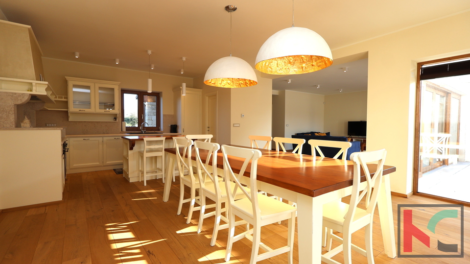 VILA S POGLEDOM NA BRIJUNE I VELIKOM OKU&Cacute;NICOM&comma; &num;PRODAJA