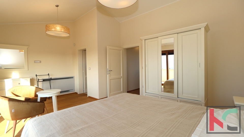 VILA S POGLEDOM NA BRIJUNE I VELIKOM OKU&Cacute;NICOM&comma; &num;PRODAJA