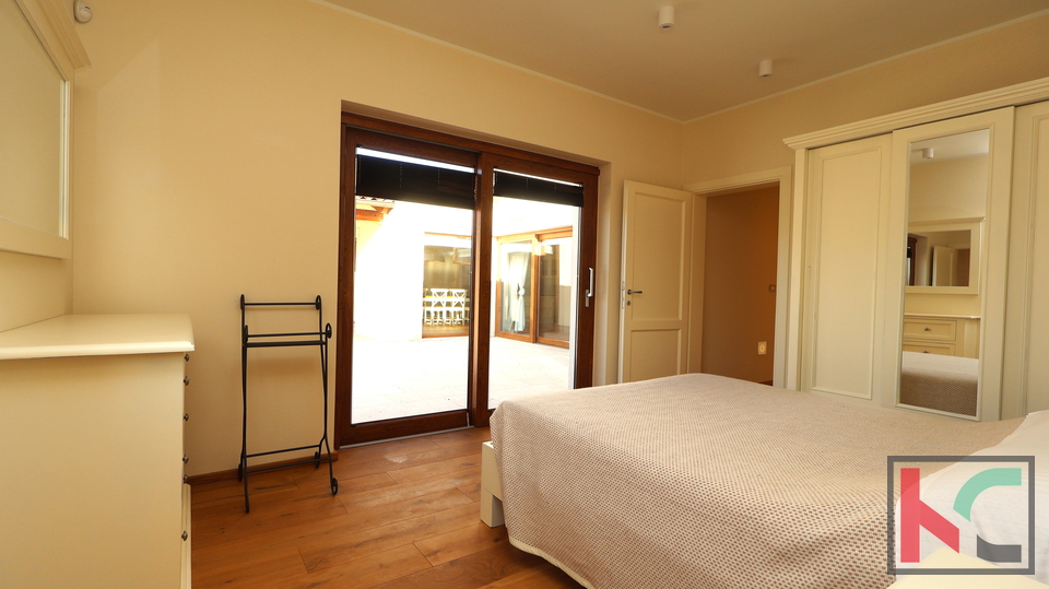 VILA S POGLEDOM NA BRIJUNE I VELIKOM OKU&Cacute;NICOM&comma; &num;PRODAJA