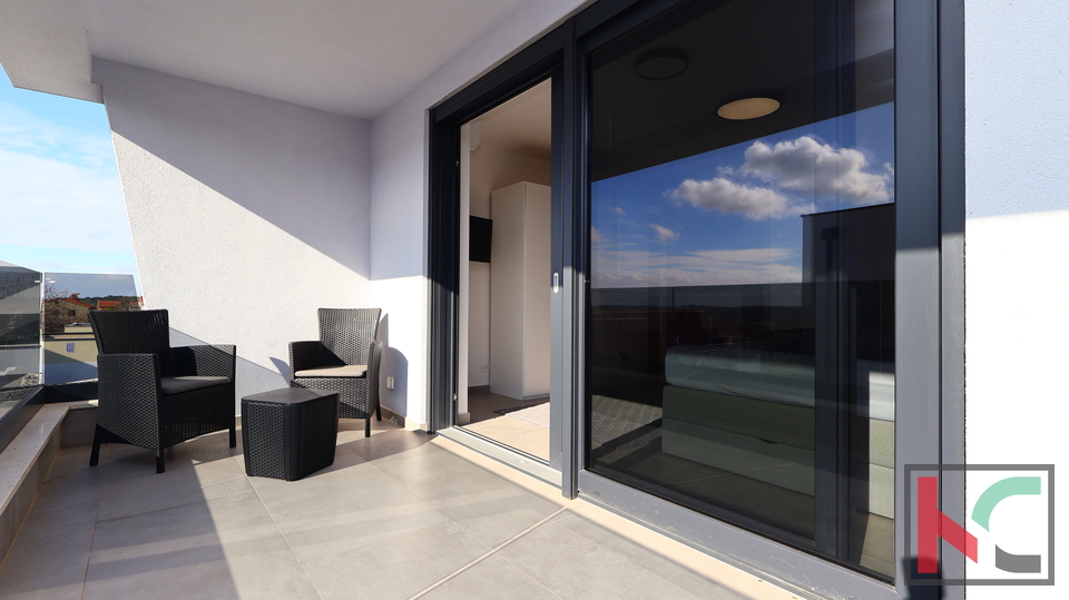 ISTRA&comma; PULA&comma; NOVA SUVREMENA KU&Cacute;A SA BAZENOM&comma; &num;ISKLJU&Ccaron;IVO POSREDOVANJE