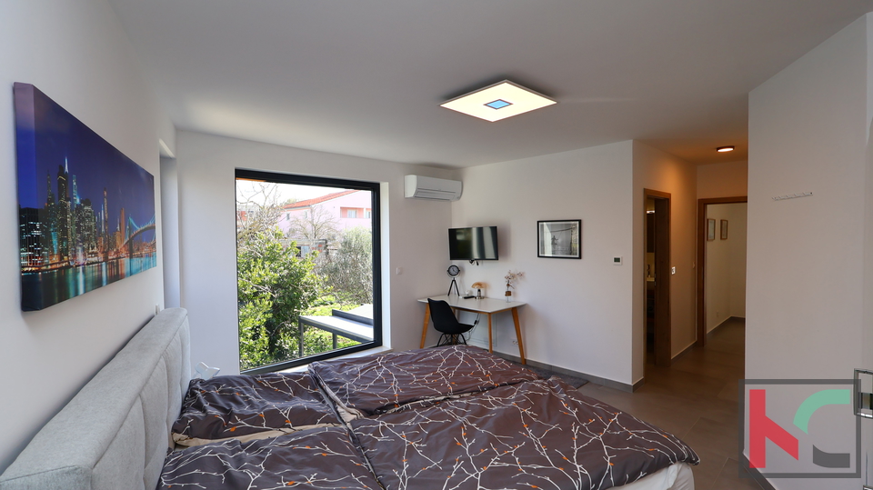 ISTRA&comma; PULA&comma; NOVA SUVREMENA KU&Cacute;A SA BAZENOM&comma; &num;ISKLJU&Ccaron;IVO POSREDOVANJE