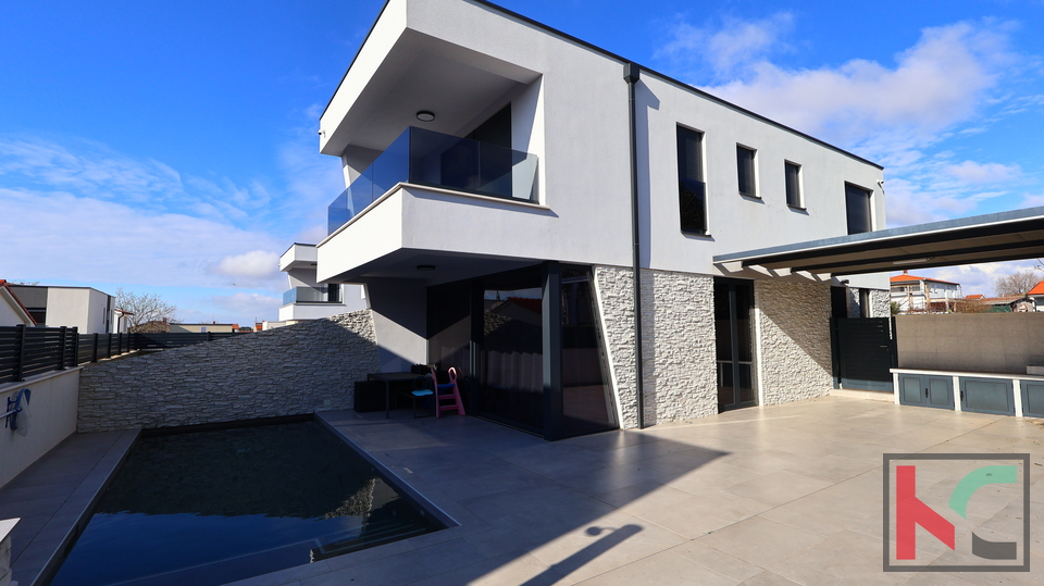 ISTRA&comma; PULA&comma; NOVA SUVREMENA KU&Cacute;A SA BAZENOM&comma; &num;ISKLJU&Ccaron;IVO POSREDOVANJE