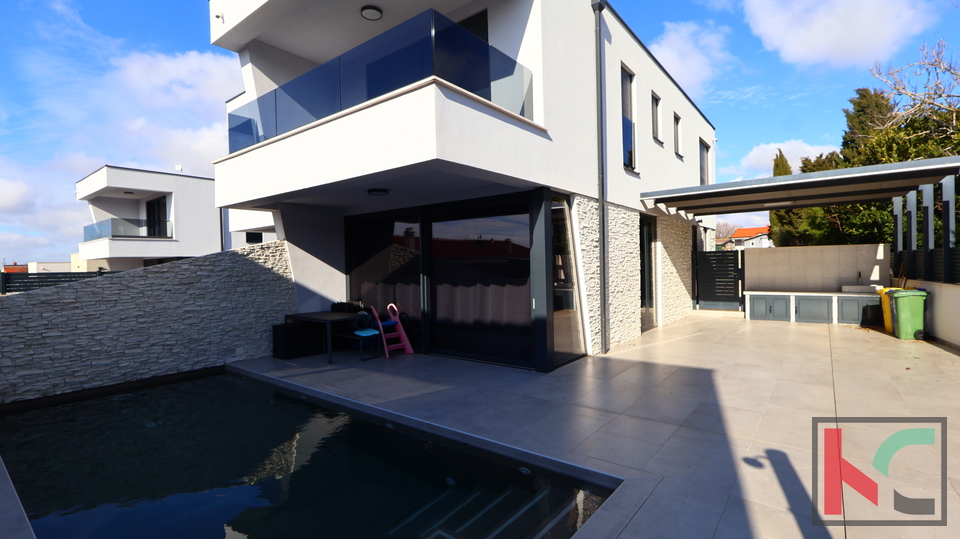 ISTRA&comma; PULA&comma; NOVA SUVREMENA KU&Cacute;A SA BAZENOM&comma; &num;ISKLJU&Ccaron;IVO POSREDOVANJE