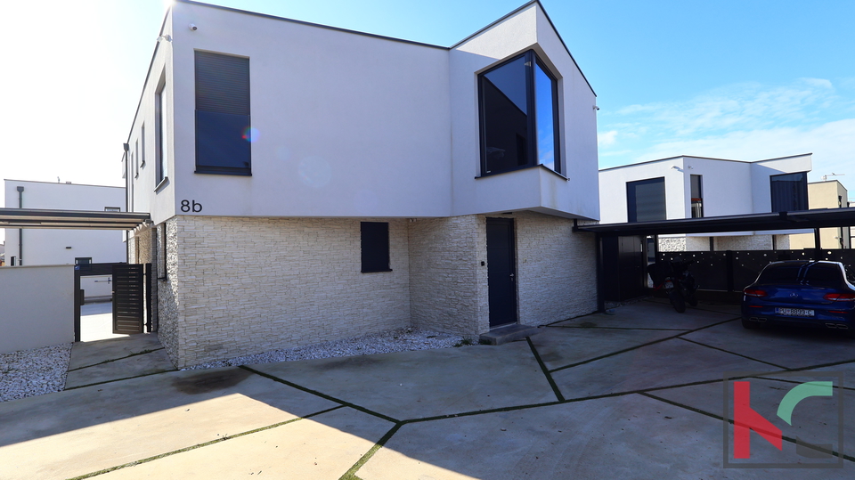 ISTRA&comma; PULA&comma; NOVA SUVREMENA KU&Cacute;A SA BAZENOM&comma; &num;ISKLJU&Ccaron;IVO POSREDOVANJE