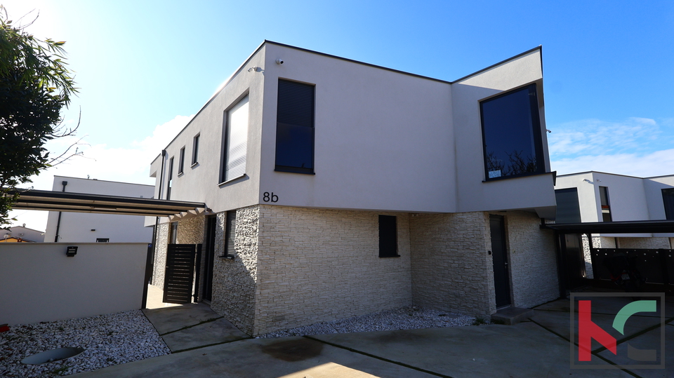 ISTRA&comma; PULA&comma; NOVA SUVREMENA KU&Cacute;A SA BAZENOM&comma; &num;ISKLJU&Ccaron;IVO POSREDOVANJE