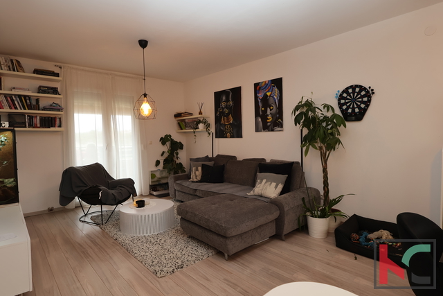 PULA, VALDEBEK, STAN 87,78m2 NA MIRNOJ LOKACIJI