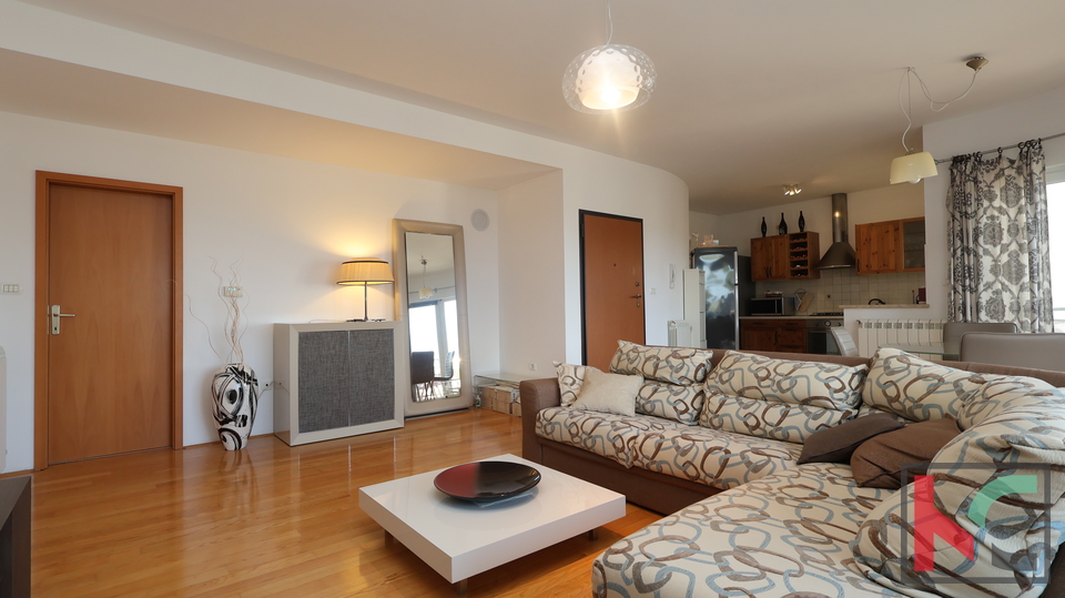 ISTRA&comma; &Scaron;TINJAN - KOMFORAN STAN S POGLEDOM NA MORE&comma; &num;PRODAJA