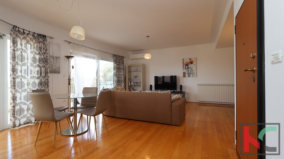 ISTRA&comma; &Scaron;TINJAN - KOMFORAN STAN S POGLEDOM NA MORE&comma; &num;PRODAJA