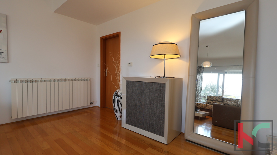 ISTRA&comma; &Scaron;TINJAN - KOMFORAN STAN S POGLEDOM NA MORE&comma; &num;PRODAJA