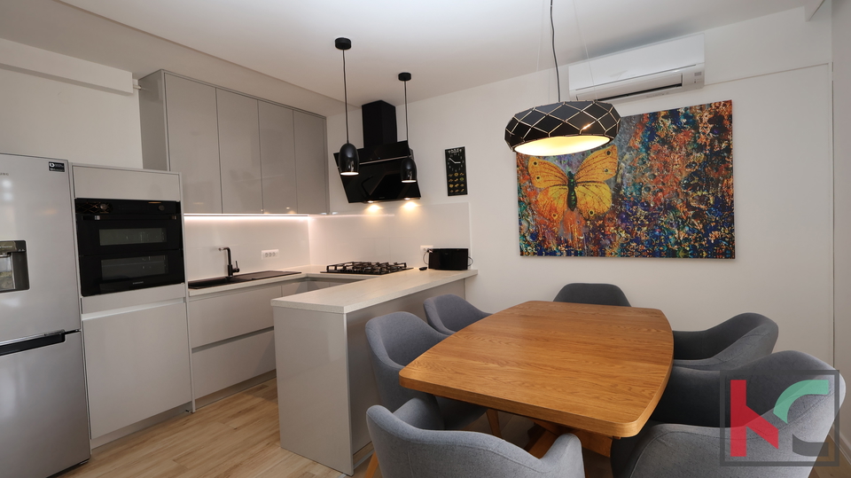 PULA&comma; &Scaron;IJANA&comma; KOMPLETNO ADAPTIRAN I URE&Dstrok;EN STAN 77&comma;87m2&comma; &num;PRODAJA